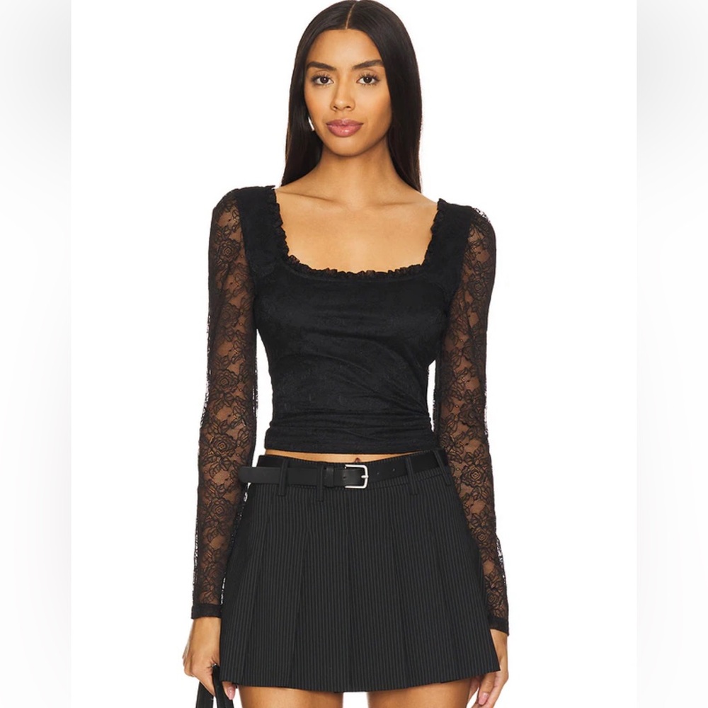 MORE TO COME | Micayla Black Top Sz M